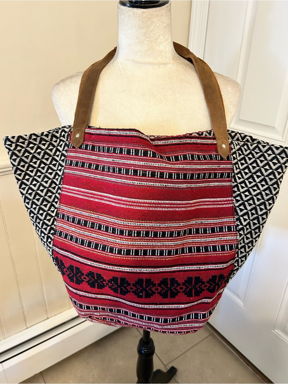 American Eagle Outfitters Boho Woven Striped Tote Bag/Red/Black